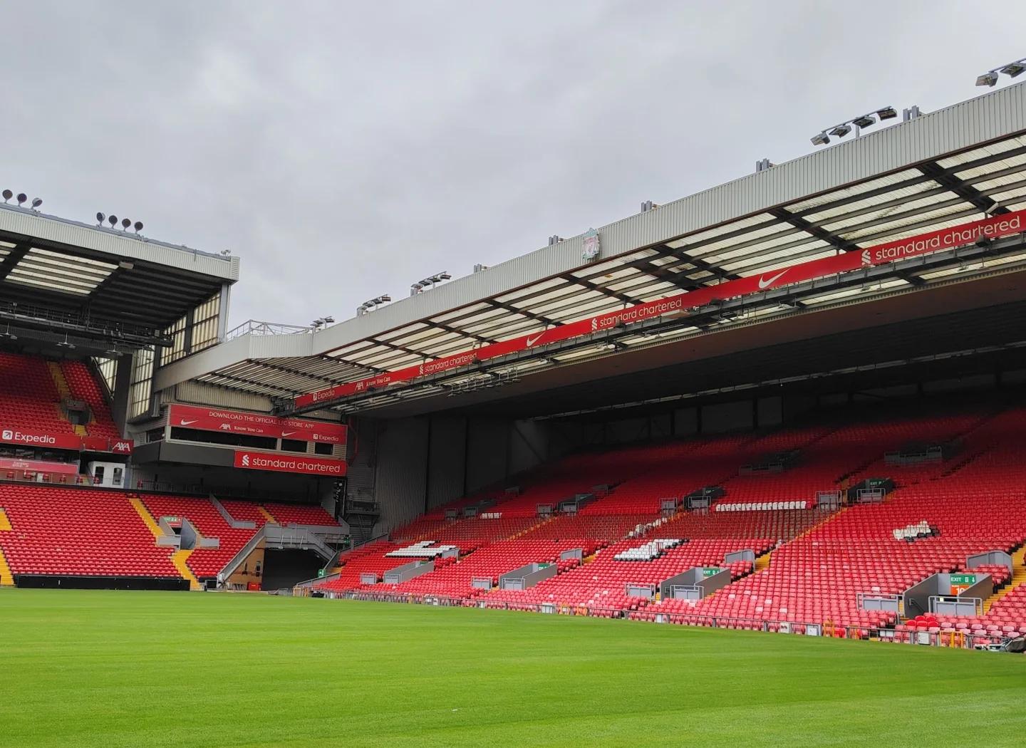 名宿：阿克利乌什须谨慎选下家，枪手巴黎多特都可能签他