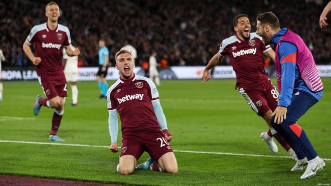 替补球员首秀即得分，成为焦点