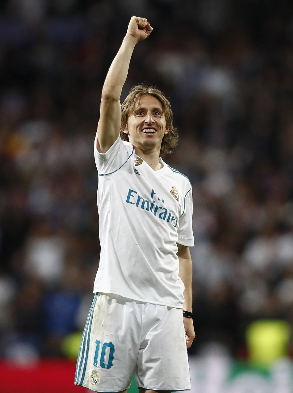 斯帕伊奇庆祝足协杯夺冠：为奖杯感到自豪，更为球队感到骄傲